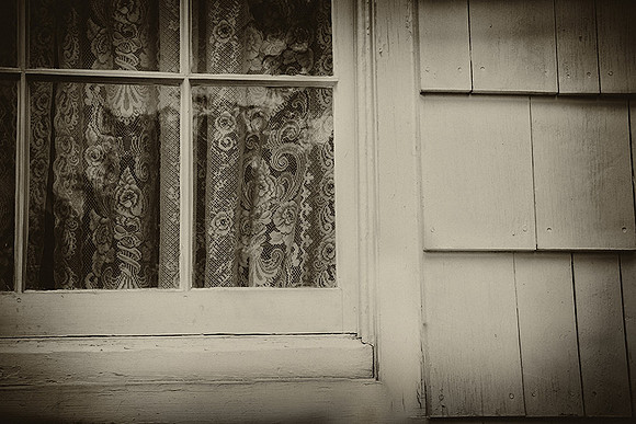 Ghosts of Pain and Pleasure- Nola-LisaDuBois©